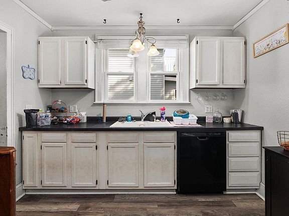 4th image of 1416 Saint Lawrence Ave