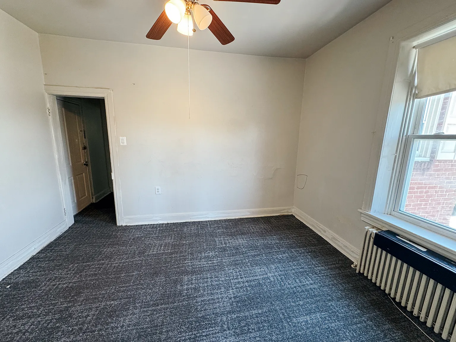 2 bed, 700 sqft, $1,200 — Photo 2