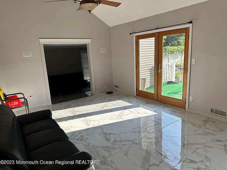 24 Barbara Ln — Photo 4