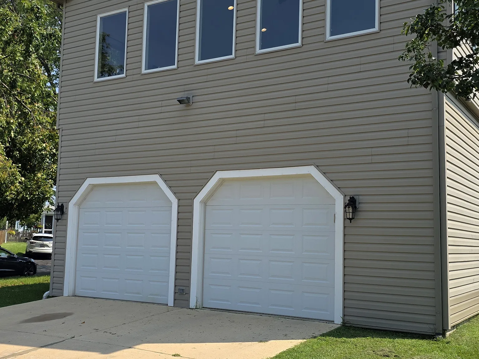 5 bed, 3.5 bath, 2856 sqft, $4,200 — Photo 3