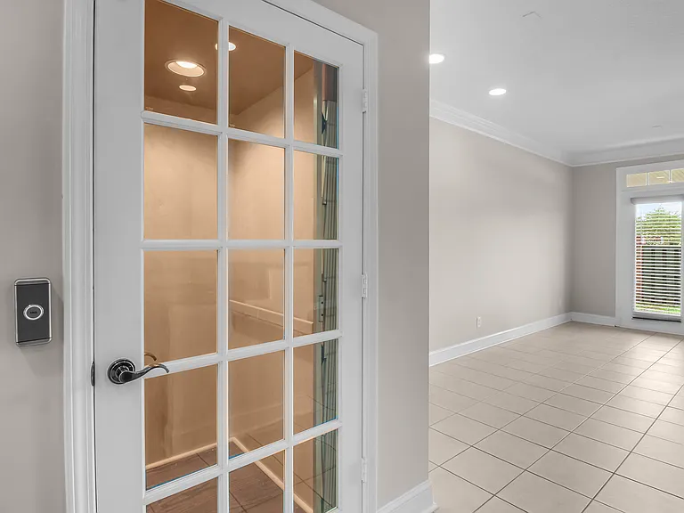 125 Ventura Pl — Photo 19