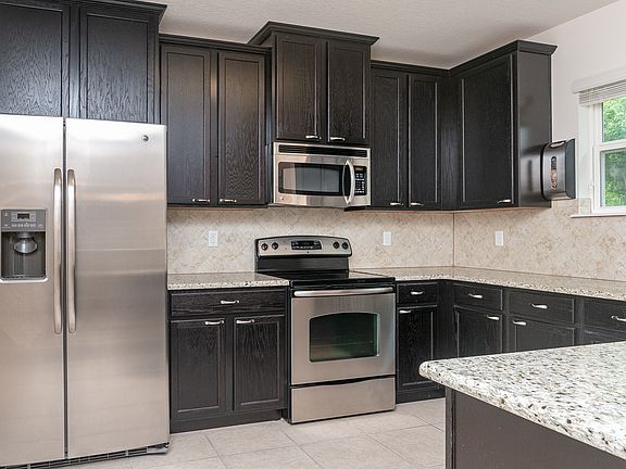3rd image of 4914 Waters Gate Dr