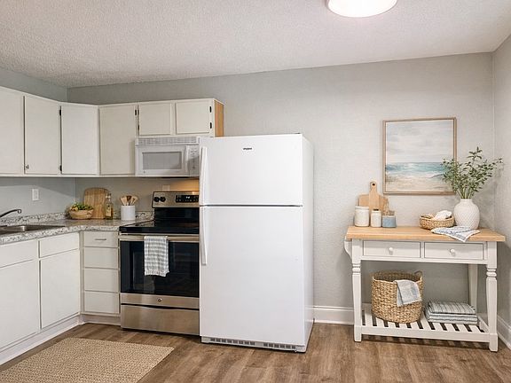 2nd image of 3216 Pleasant Ave APT B