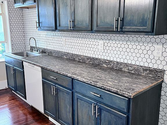 Beautiful big kitchen