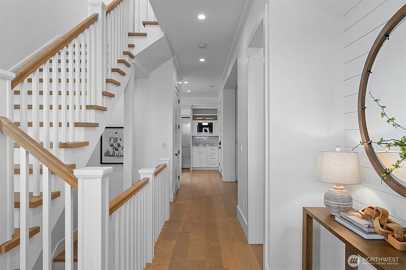4th image of 6539 53rd Avenue NE