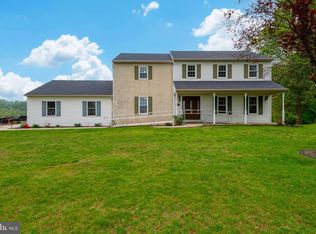 46 Schoolhouse Rd, New Providence, PA 17560