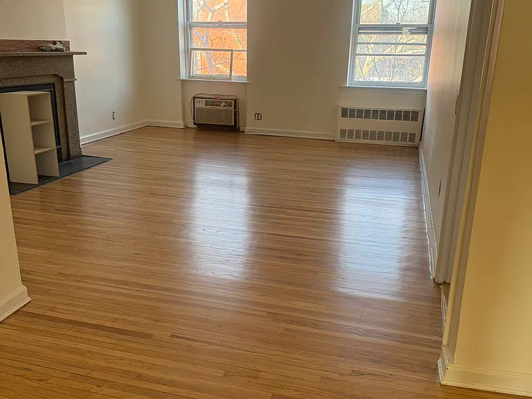 231 Clinton St #4 — Photo 2