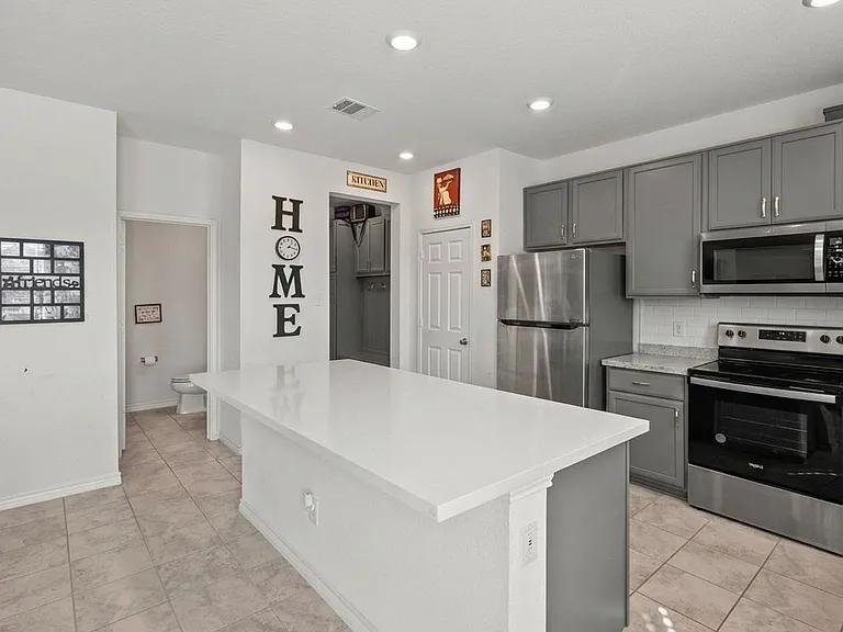 2800 Weston Rd — Photo 9