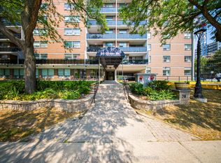 20 Gilder Dr #905, Toronto, ON M1K 5E1
