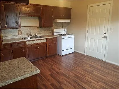 3 bed, 1116 sqft, $975 — Photo 4