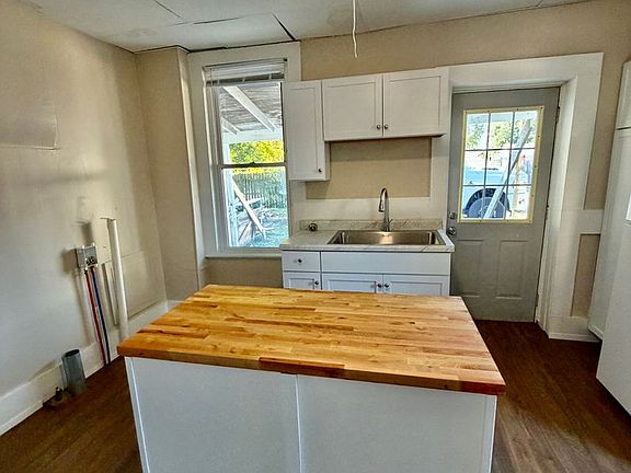 4th image of 515 S Maple St #515