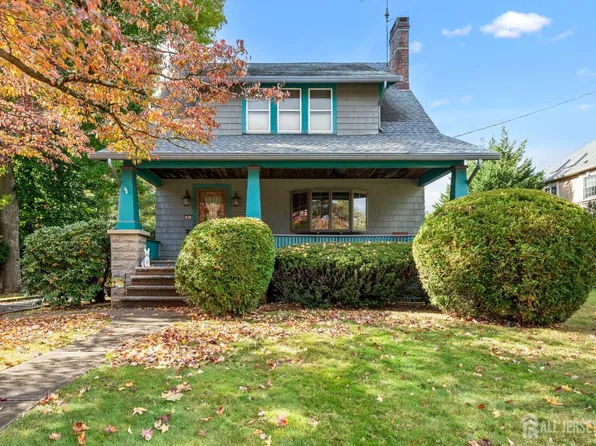 301 Beechwood Ave, Middlesex, NJ 08846