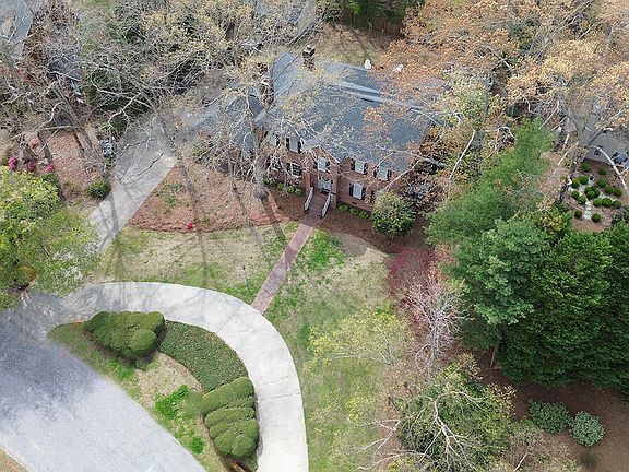 2nd image of 804 Bell Drive