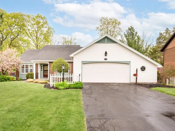 390 Red Apple Ln, Rochester, NY 14612