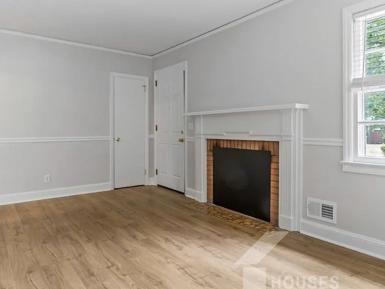 9 Forestdale Dr — Photo 3