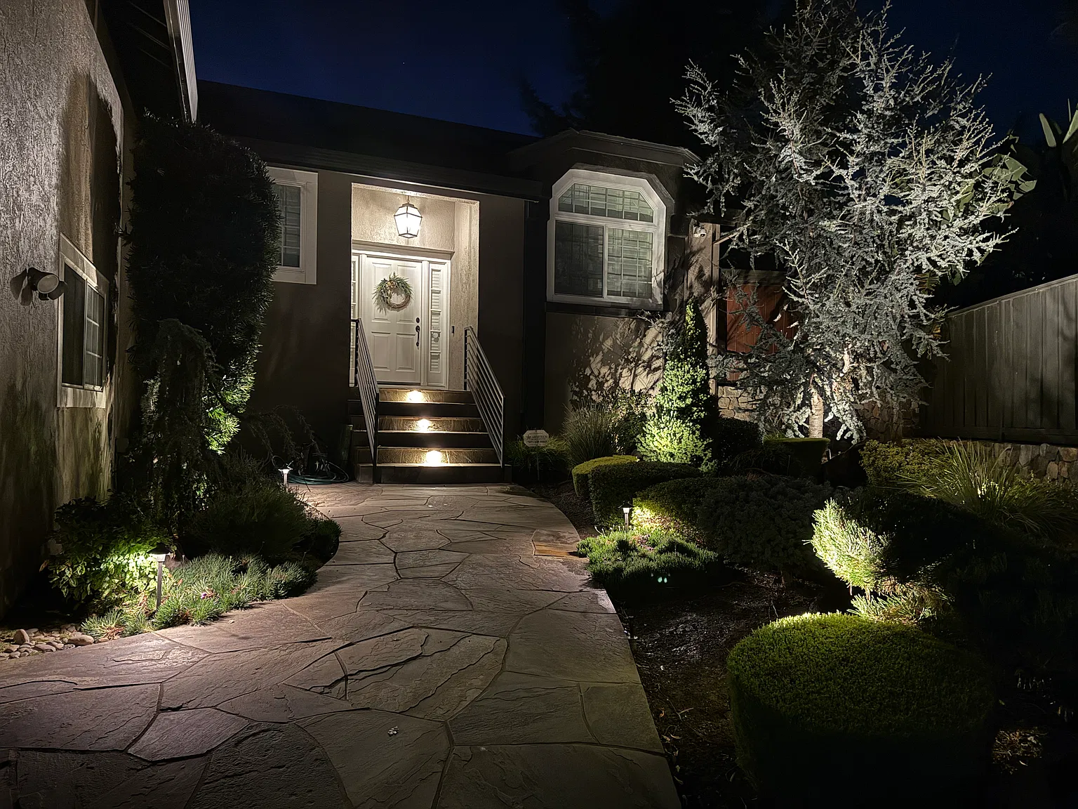 3 bed, 2174 sqft, $3,798 — Photo 2
