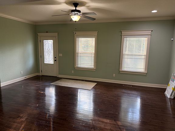 4th image of 2022 Myrtle Ave