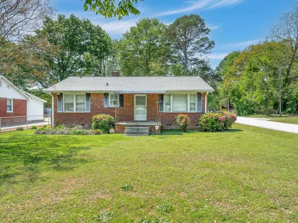 100 Hale Dr, Taylors, SC 29687