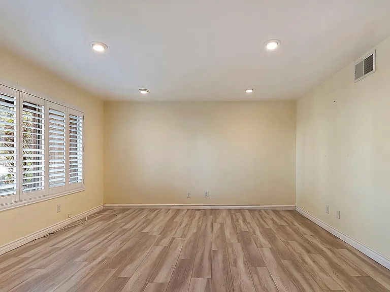 8707 Cedros Ave #7 — Photo 4