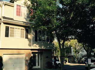 10 Red Cedar Ln, Staten Island, NY 10309