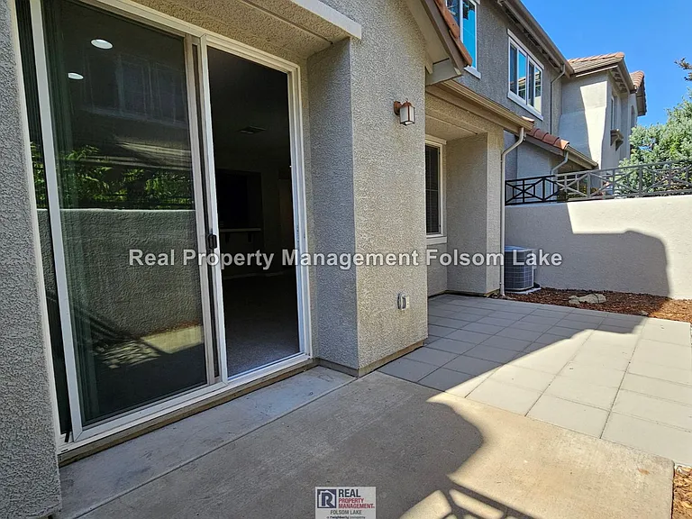 303 Cezanne Ln — Photo 17