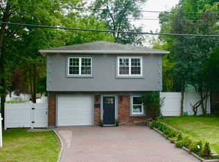 104 Genesee Ave, Teaneck, NJ 07666