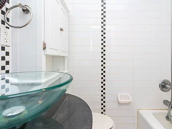 5th image of 290 Harman St #2RB