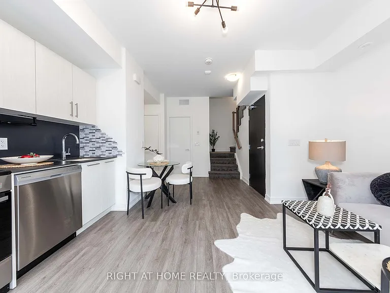 871 Sheppard Ave W #33 — Photo 7
