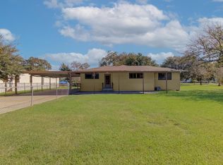 7906 Spivey Rd, Highlands, TX 77562