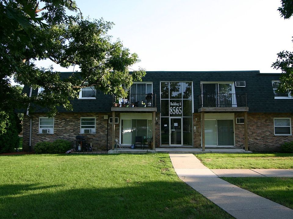 Front View of Bldg
