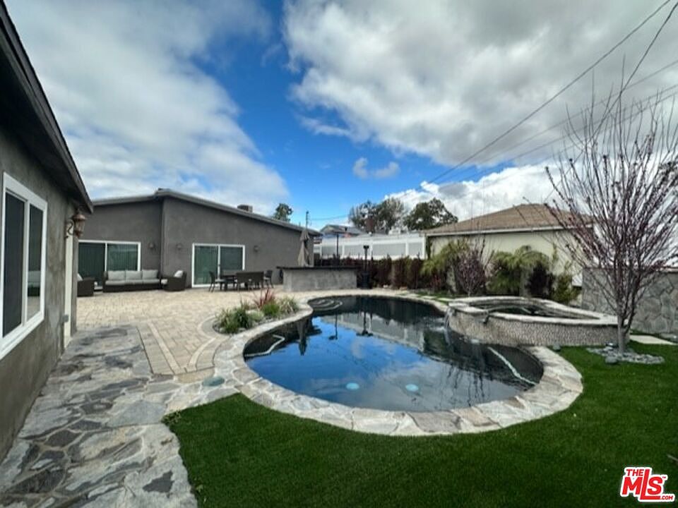 1st image of 6142 Teesdale Ave