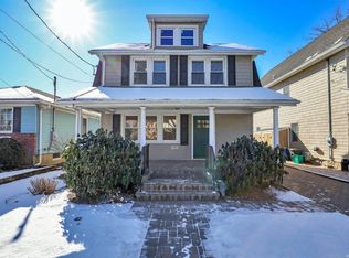 24 Lester Ave, Lynbrook, NY 11563