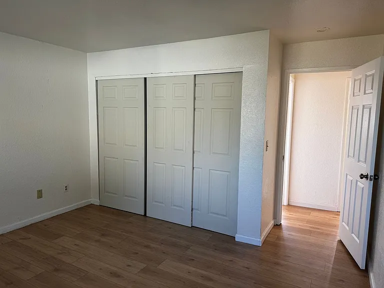 6284 Porterfield Ct — Photo 9