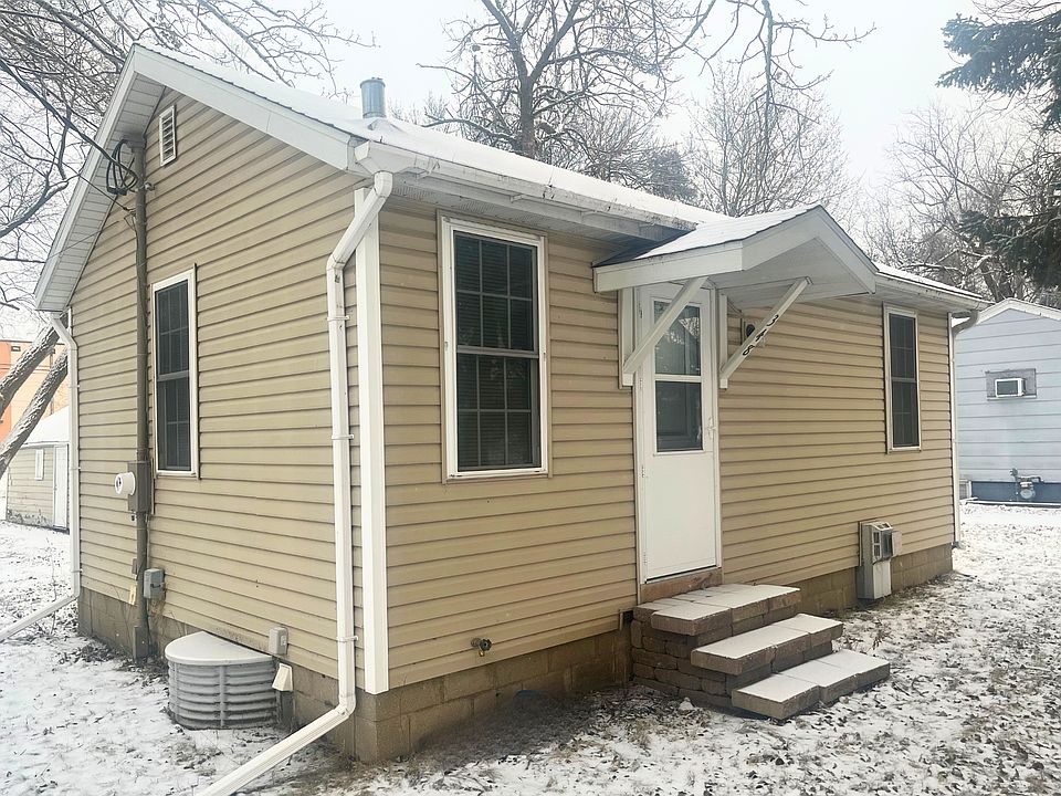 1st image of 348 32nd Ave N