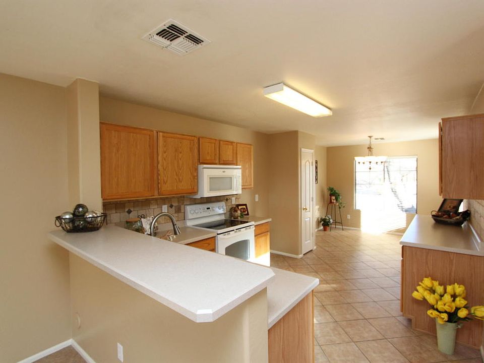1st image of 43739 W Sagebrush Trl