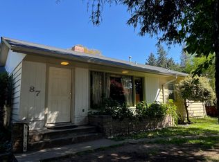 87 Manzanita Ave, Redway, CA 95560