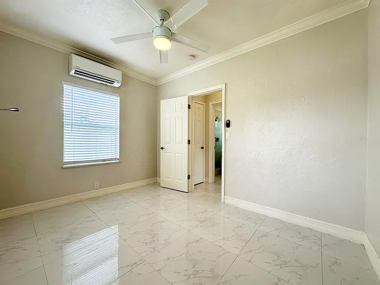 1041 NE 16th Ave #W — Photo 10