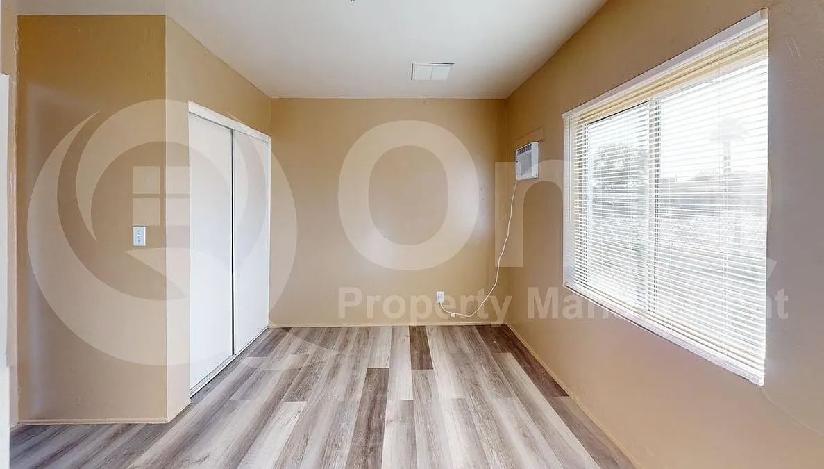 1 bed, 1.0 bath, 450 sqft, $1,095 — Photo 2