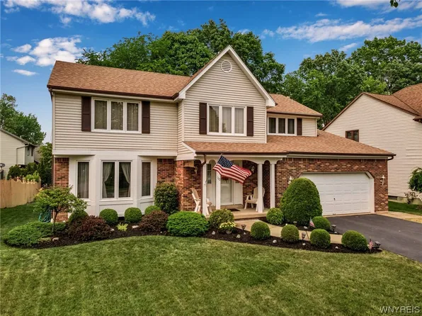 110 Londonderry Ln, Getzville, NY 14068