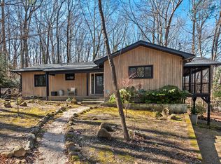 2107 Markham Dr, Chapel Hill, NC 27514
