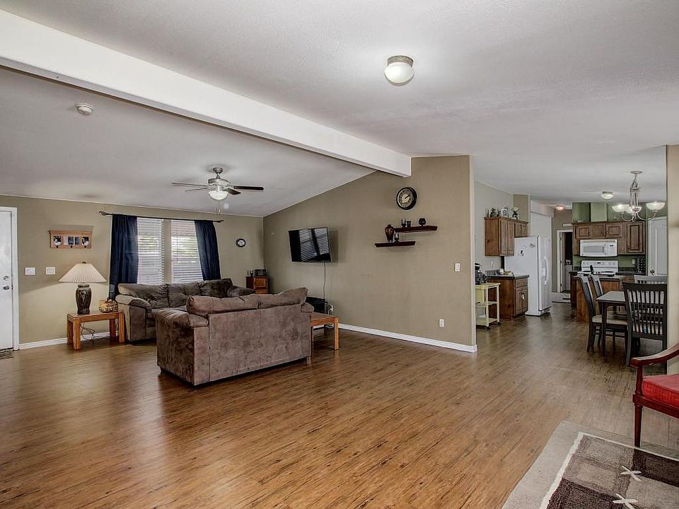 1st image of 2028 E Grovers Ave