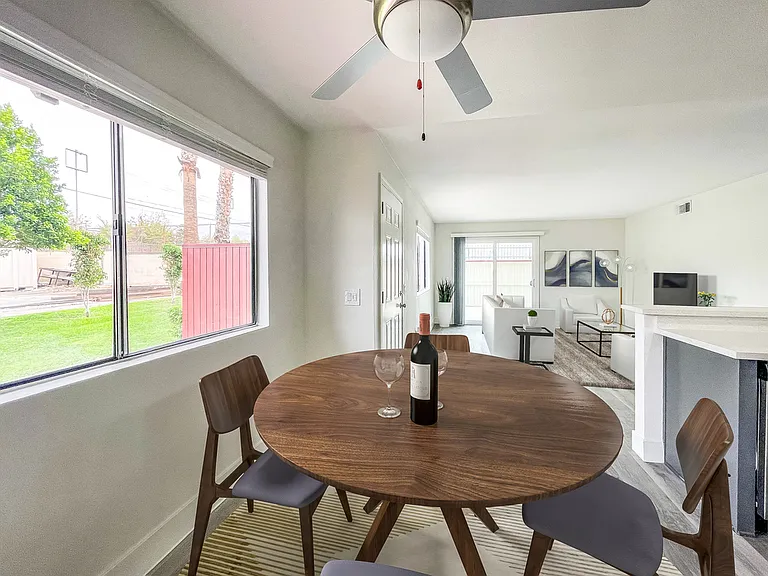 Country Club Apartments — Photo 12