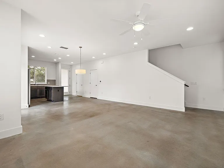 1206 Sarabeth Way — Photo 7