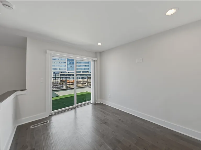 3908 Edwards Rd — Photo 48