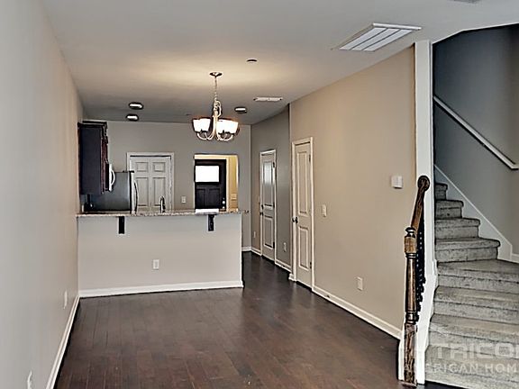 4th image of 207 Ashmere Ct