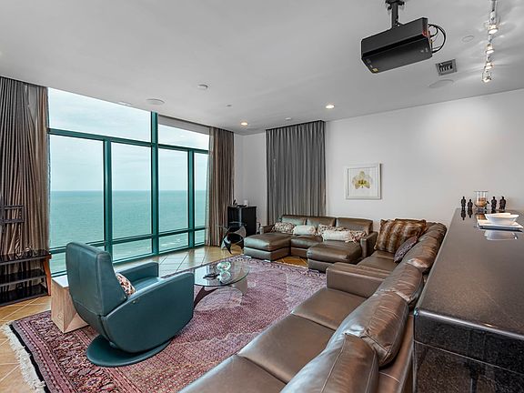 3rd image of 310A Padre Blvd