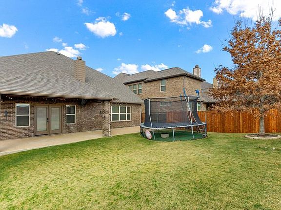 3rd image of 3913 Gregory Dr