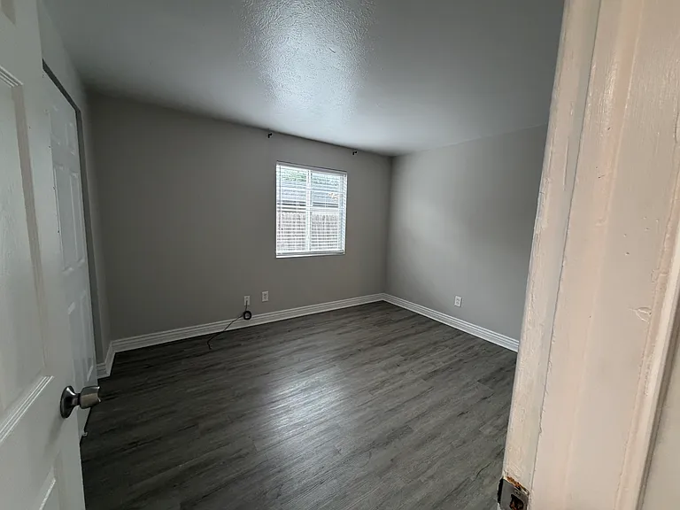 3335 Benton St #5 — Photo 15