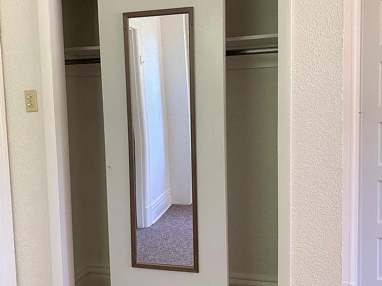 5-foot lighted closet in Bedroom