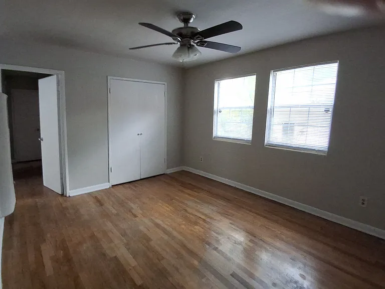 756 Greenwood Ave NE #5 — Photo 1